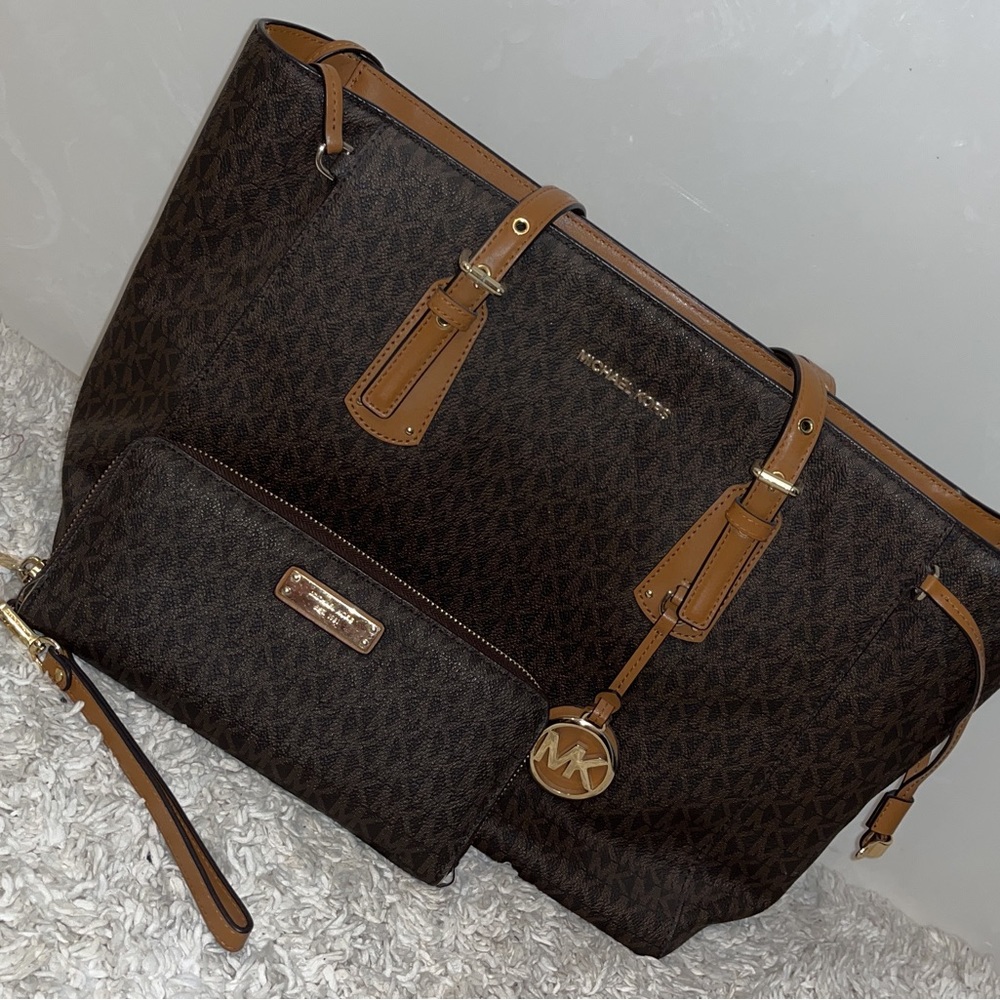 Michael Kors Wallet and Purse